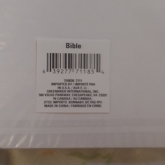 Free~w/ purchase. M White/gold - Picture 2 of 4